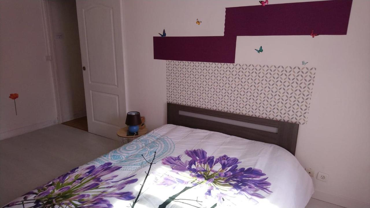 Gite Pour 6 Ou Chambre Pour 2 A Formigny Exterior foto